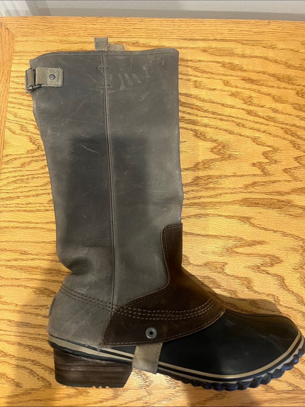Sorel Women's Gray and Black Winter Rain Boots